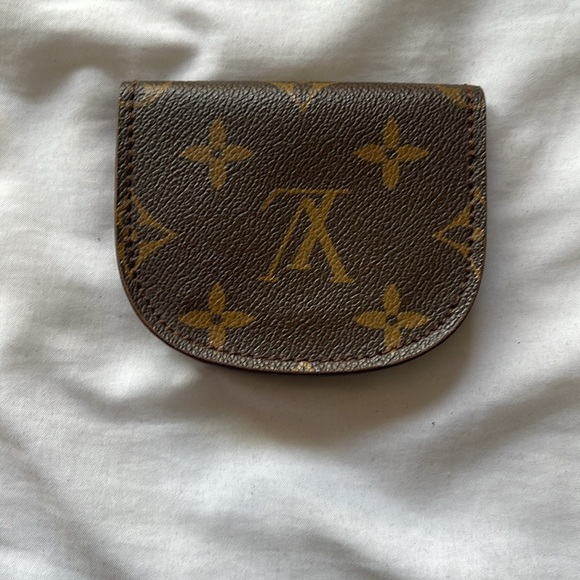 Louis Vuitton Coin Pouch - Picture 5 of 5